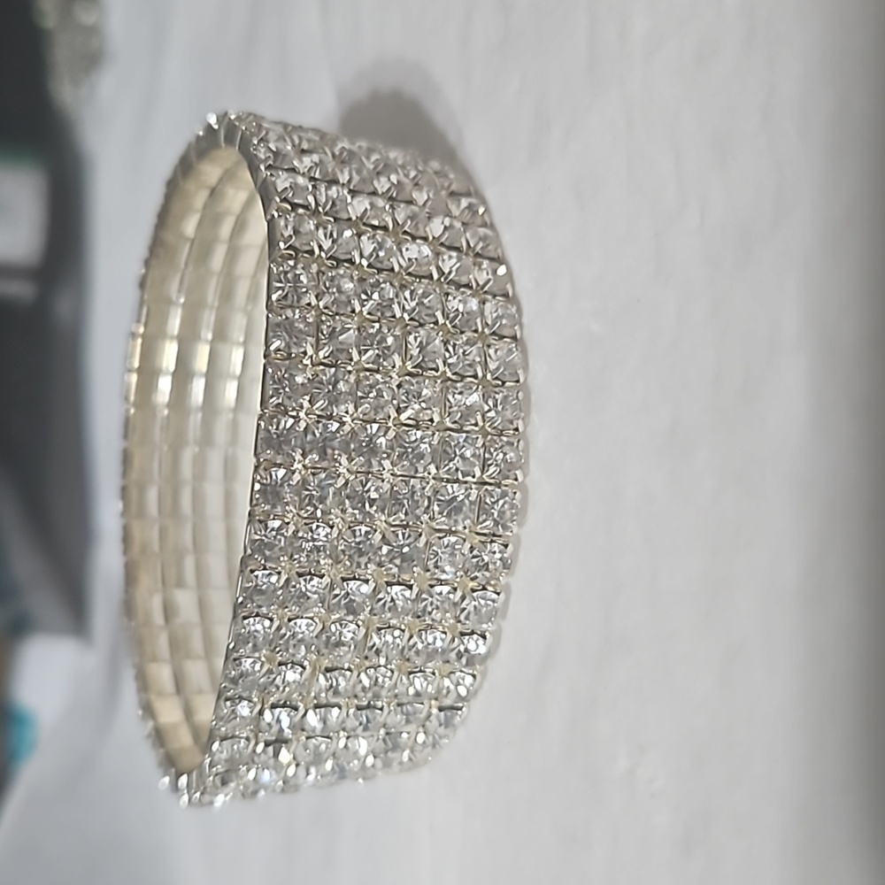 Stretchy rhinestone  braclet